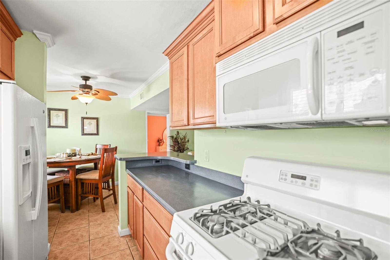Image 11 of 31 For 1101 Victoria Drive 22