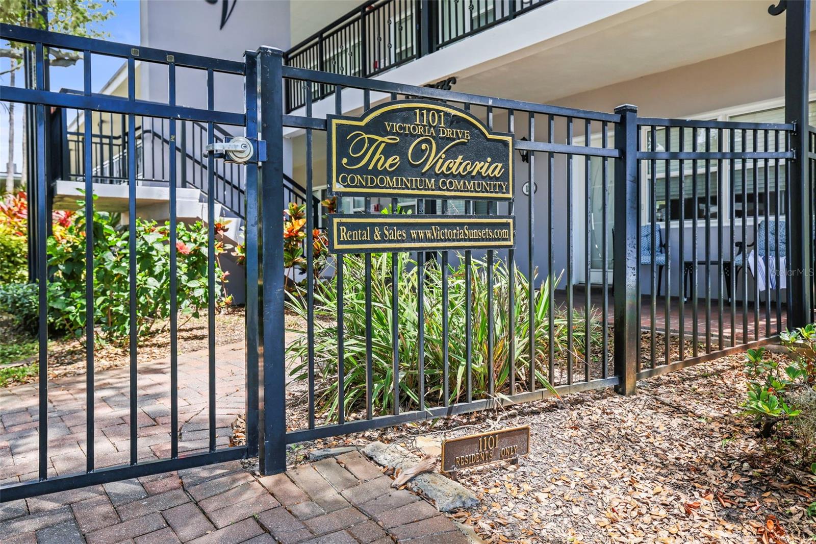 Image 21 of 31 For 1101 Victoria Drive 22