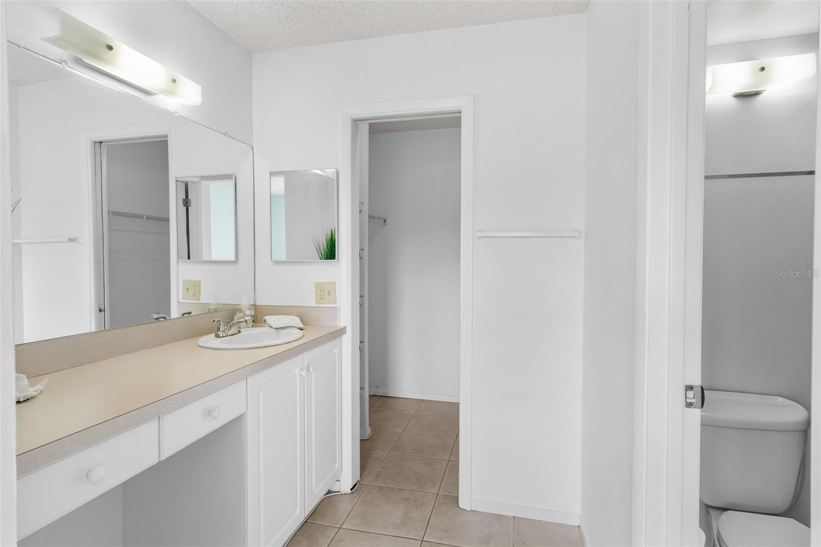 Image 18 of 44 For 14130 Rosemary Lane 4304