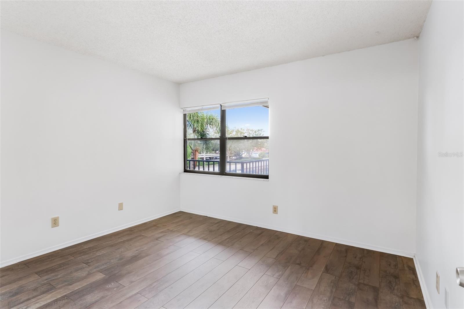 Image 22 of 44 For 14130 Rosemary Lane 4304