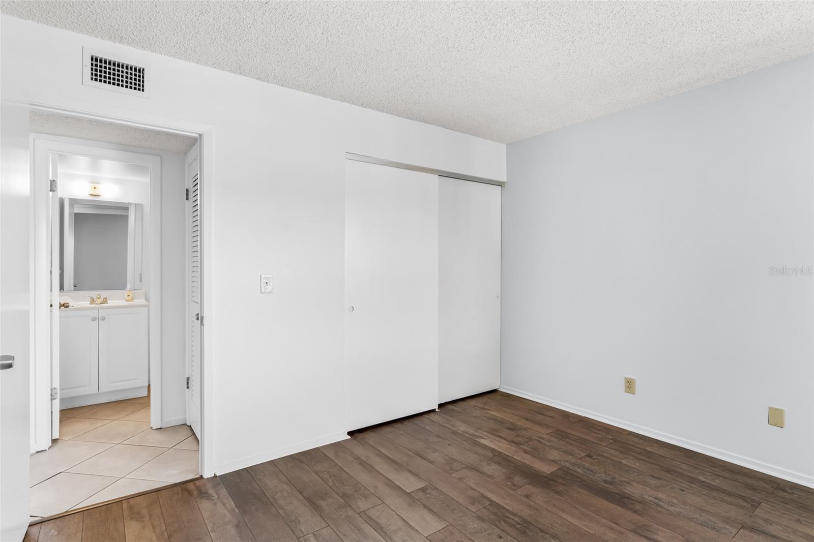 Image 24 of 44 For 14130 Rosemary Lane 4304