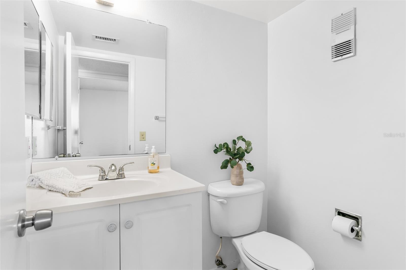 Image 25 of 44 For 14130 Rosemary Lane 4304