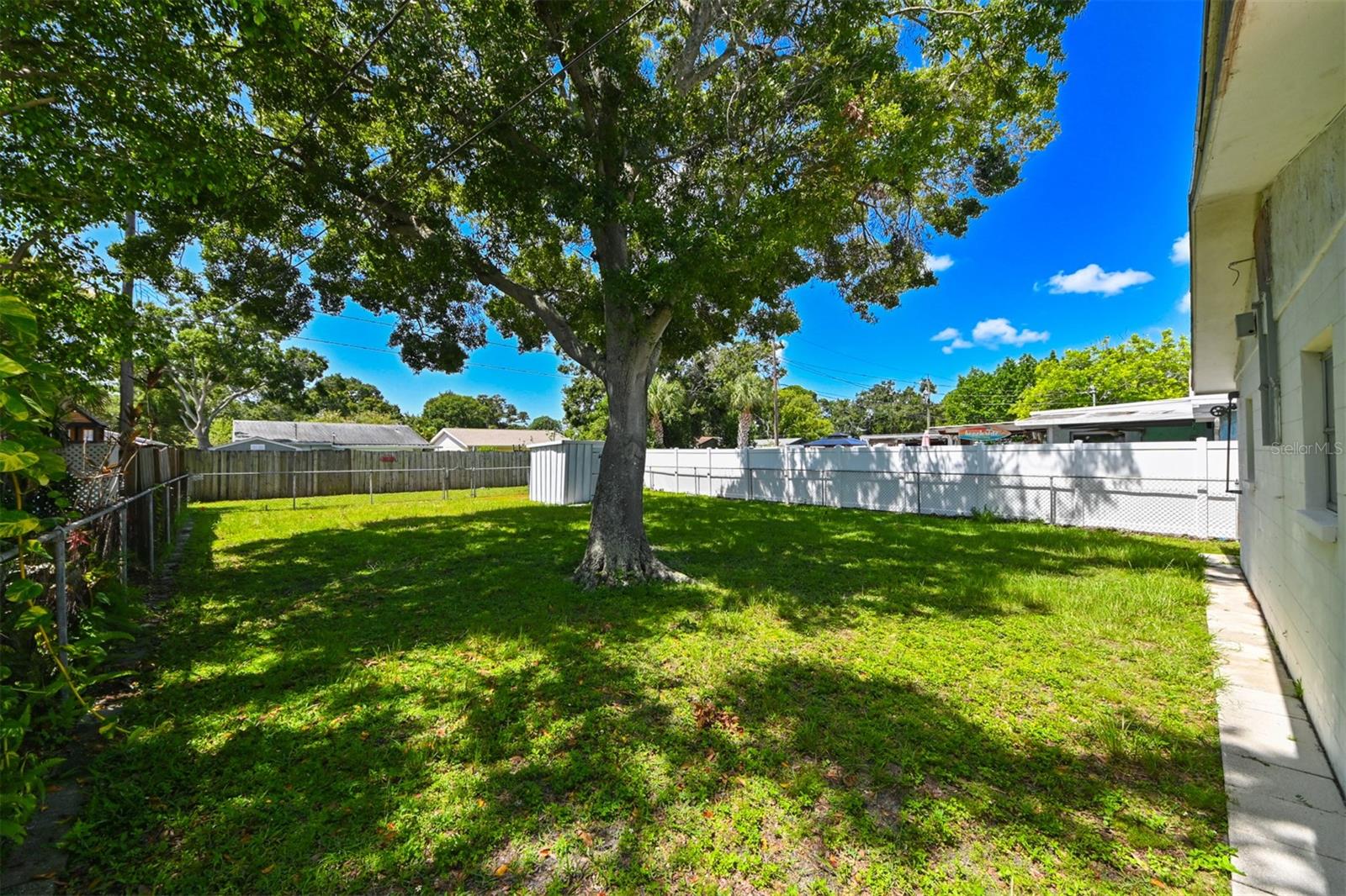 Image 10 of 41 For 5628 17th Avenue N