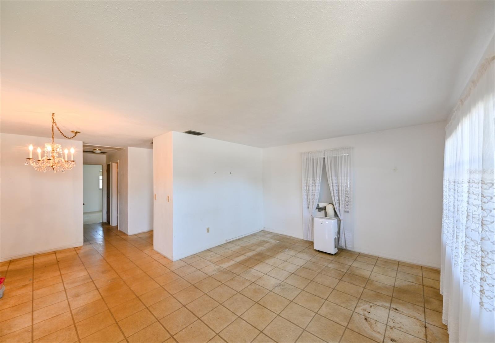 Image 23 of 41 For 5628 17th Avenue N