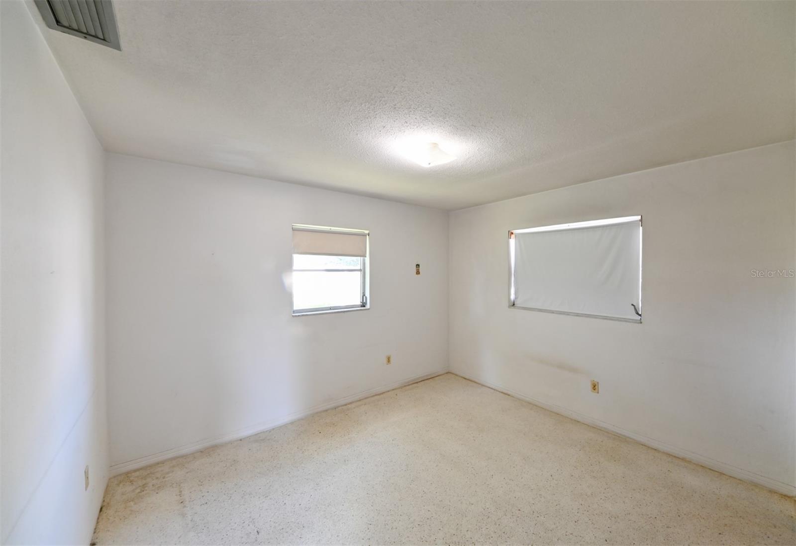 Image 32 of 41 For 5628 17th Avenue N