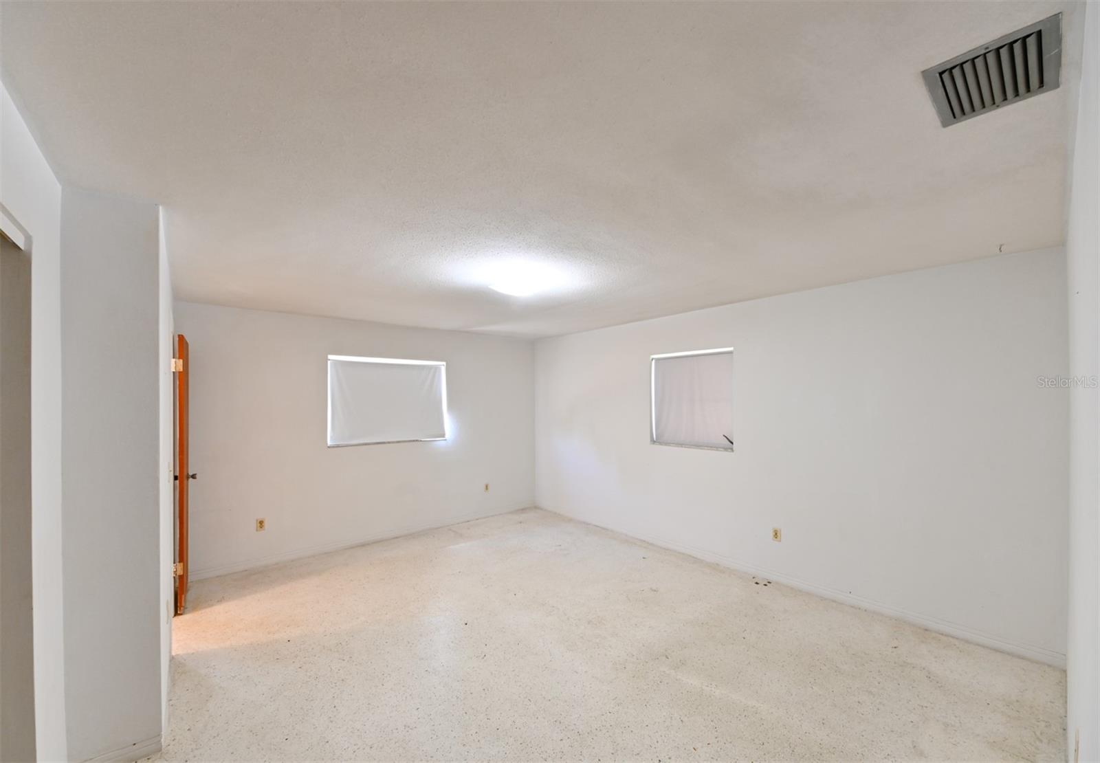 Image 33 of 41 For 5628 17th Avenue N