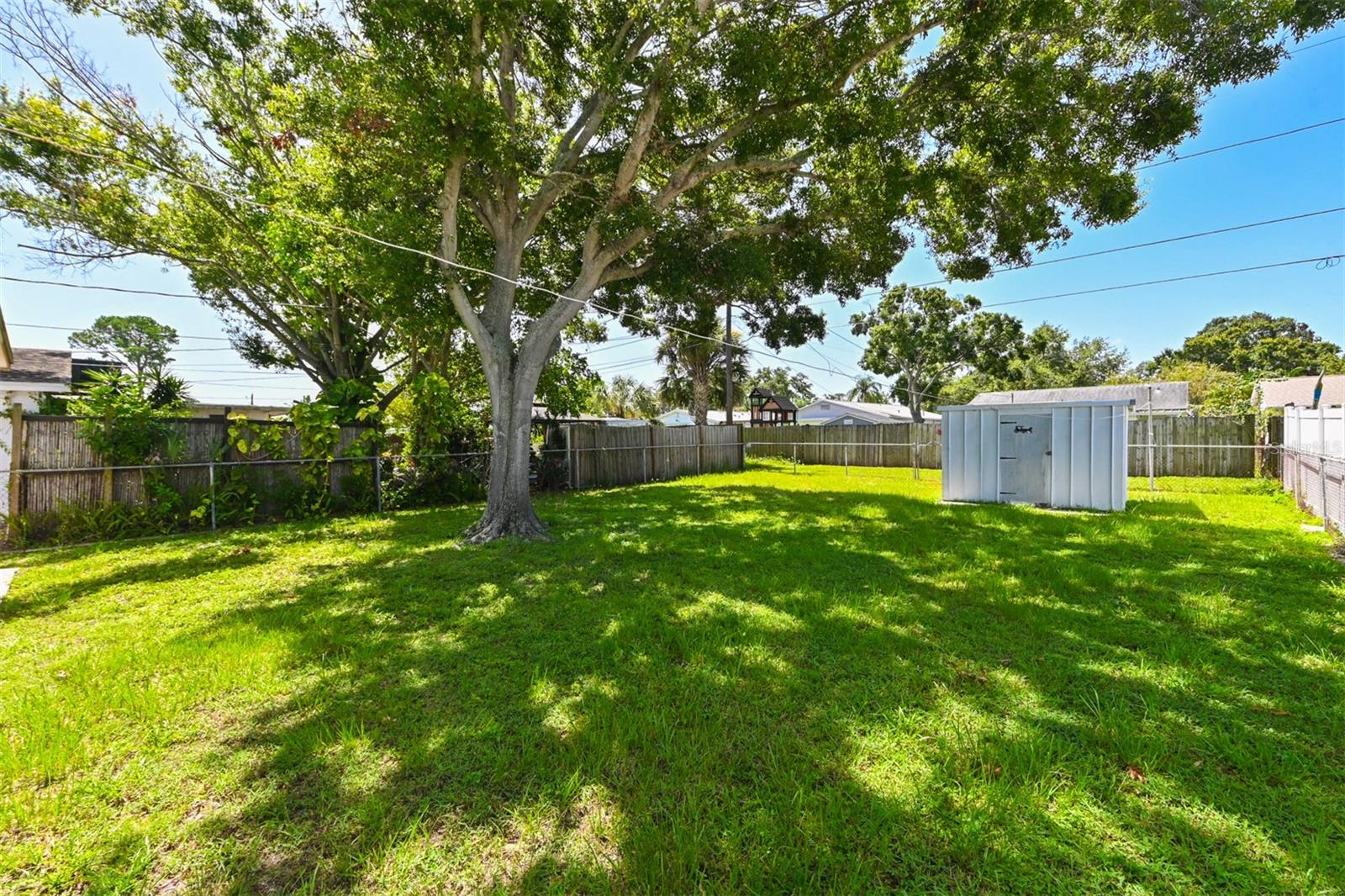 Image 5 of 41 For 5628 17th Avenue N