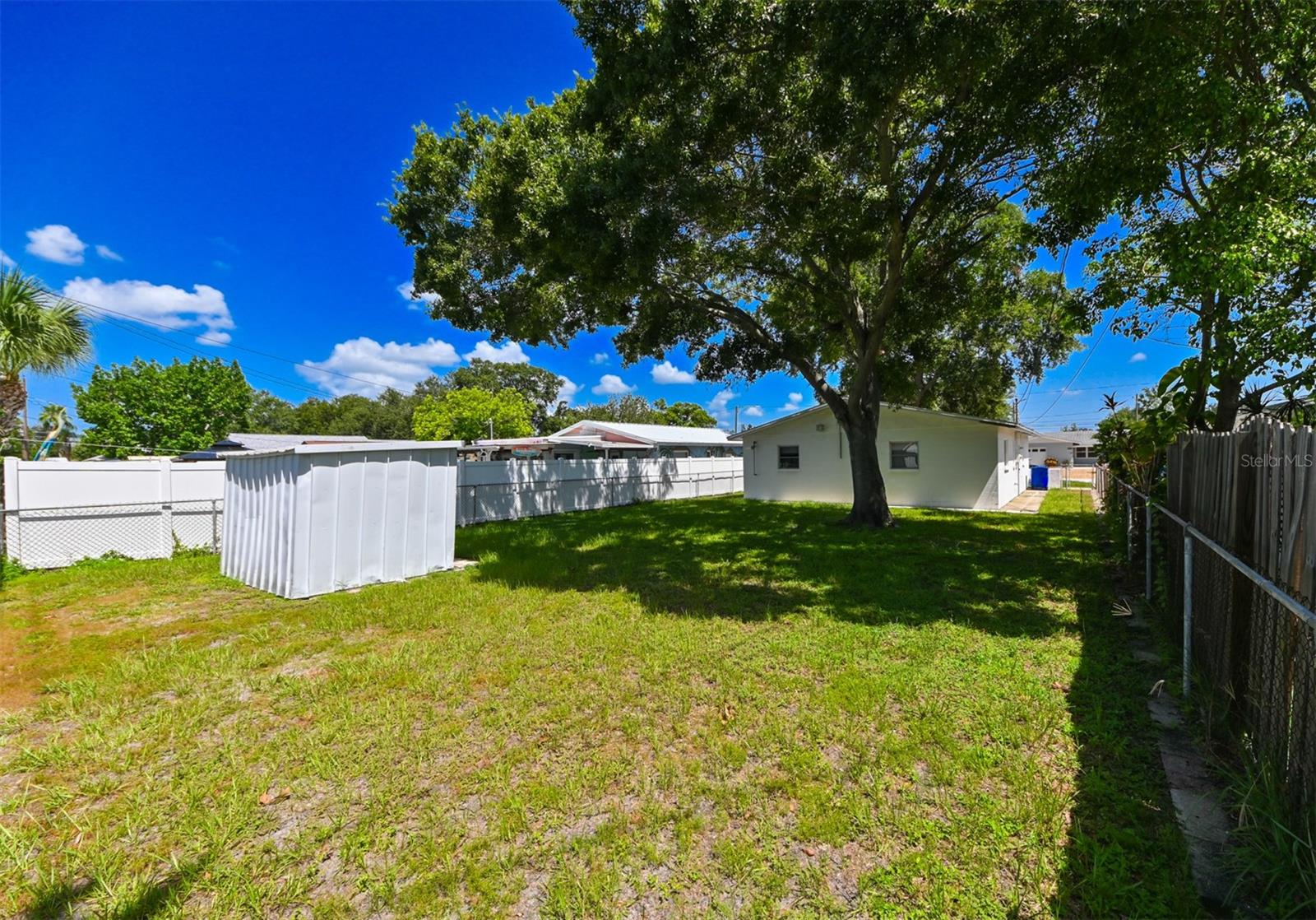 Image 6 of 41 For 5628 17th Avenue N