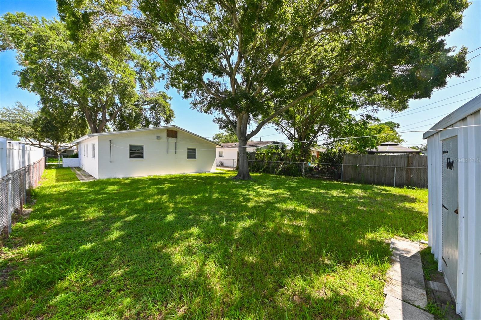 Image 9 of 41 For 5628 17th Avenue N