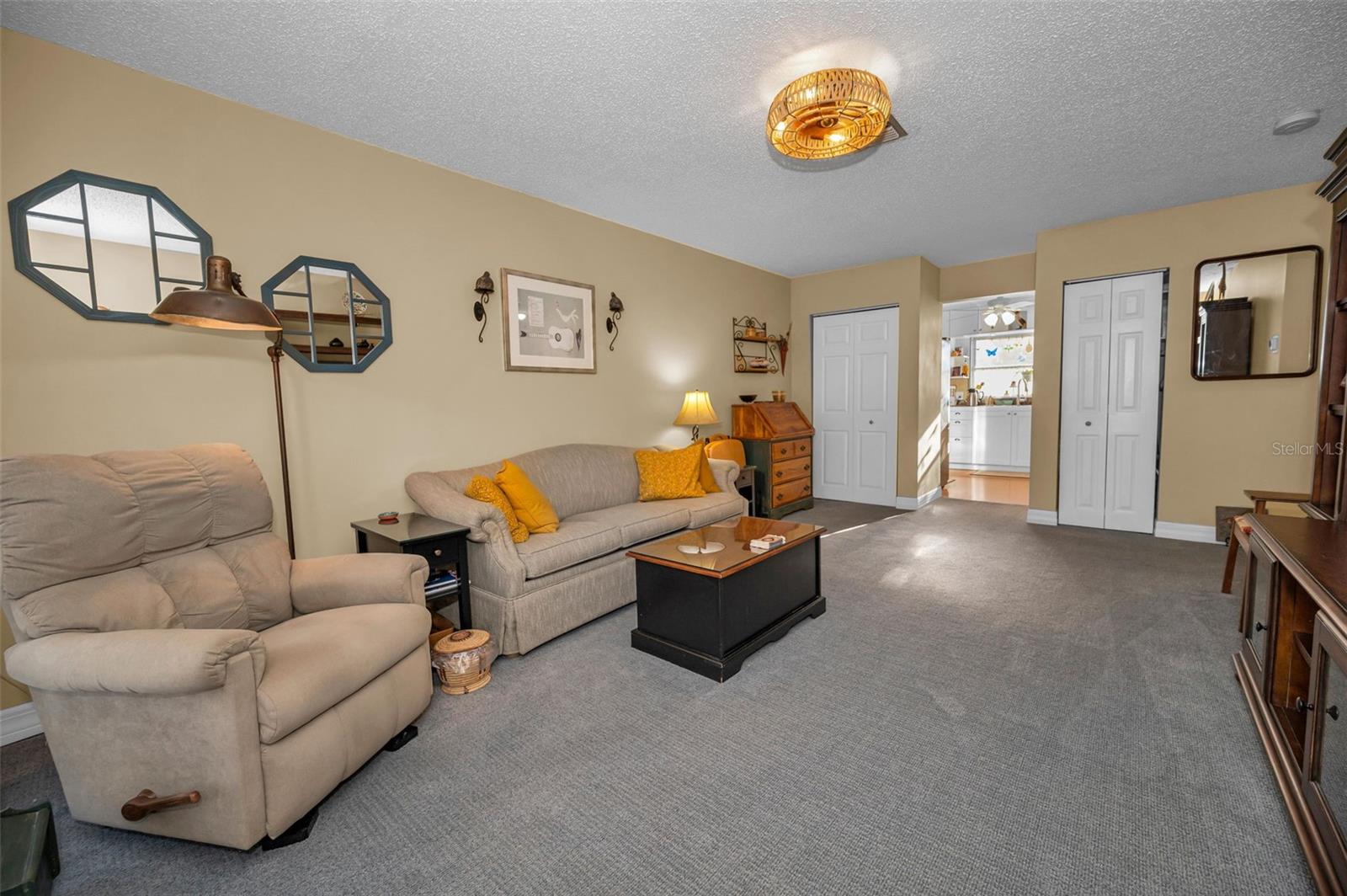 Image 14 of 68 For 864 Oxford Court