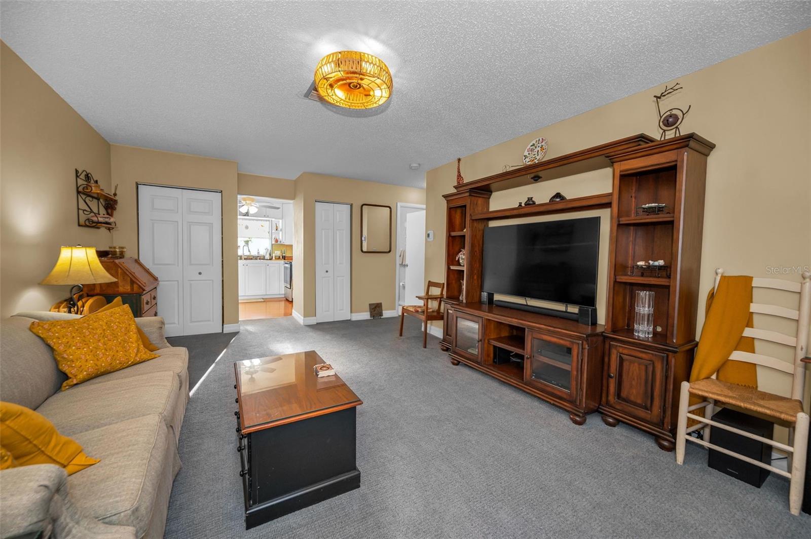 Image 16 of 68 For 864 Oxford Court