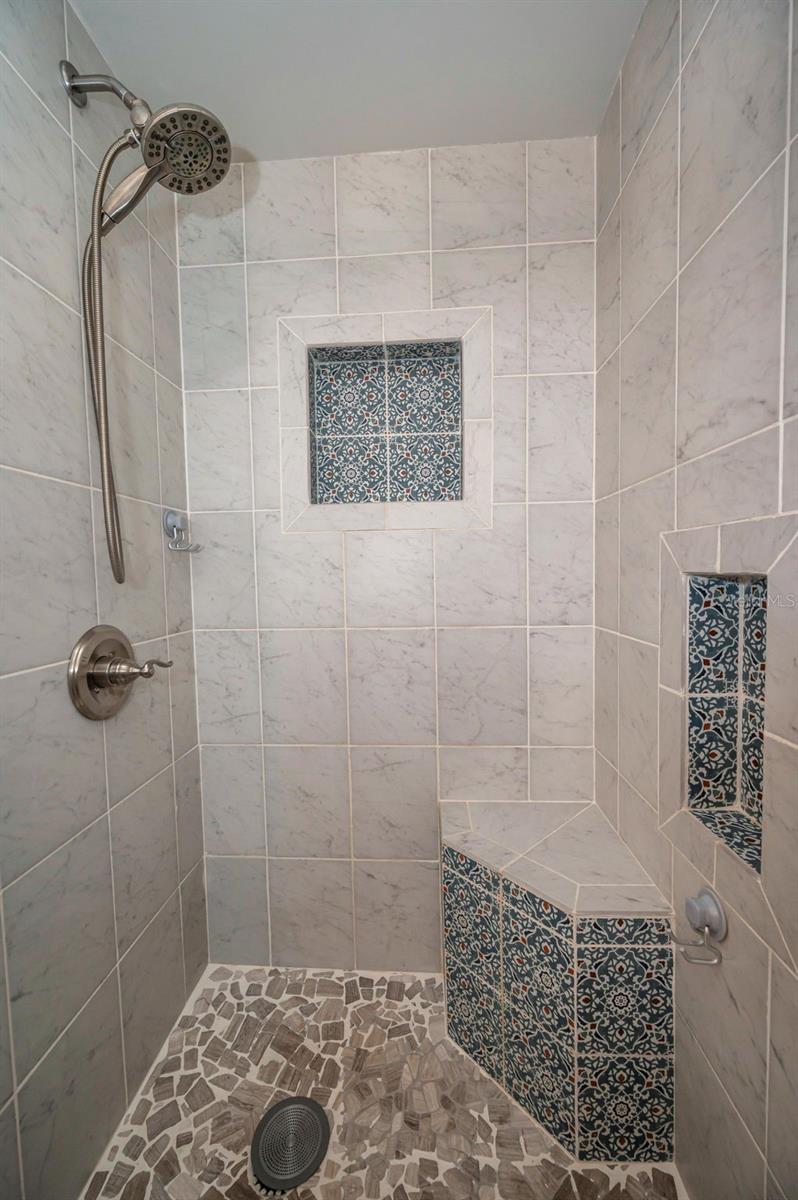 Image 33 of 68 For 864 Oxford Court