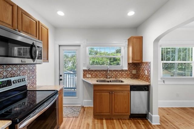 Image 12 of 31 For 861 20th Avenue N A