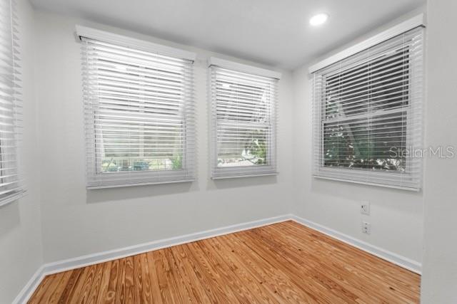 Image 29 of 31 For 861 20th Avenue N A