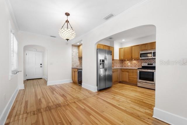 Image 7 of 31 For 861 20th Avenue N A