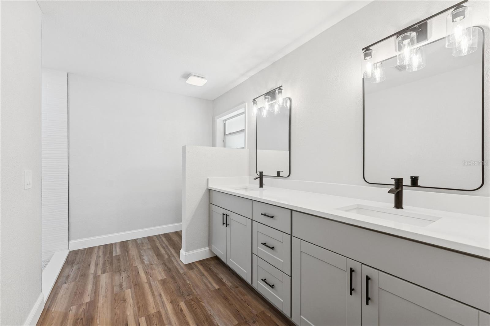 Listing photo id 13 for 11463 Chalk Farm Road