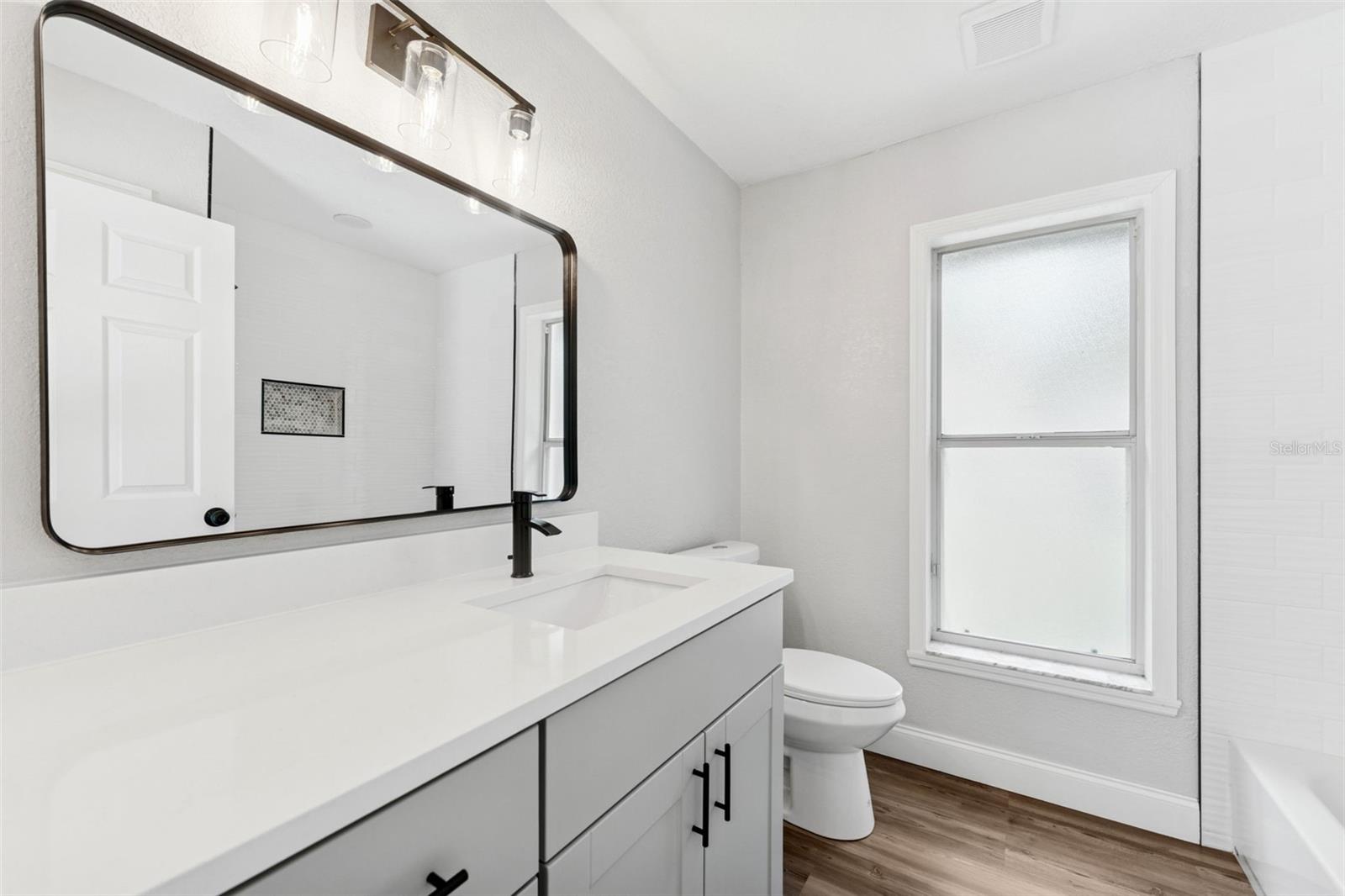 Listing photo id 14 for 11463 Chalk Farm Road