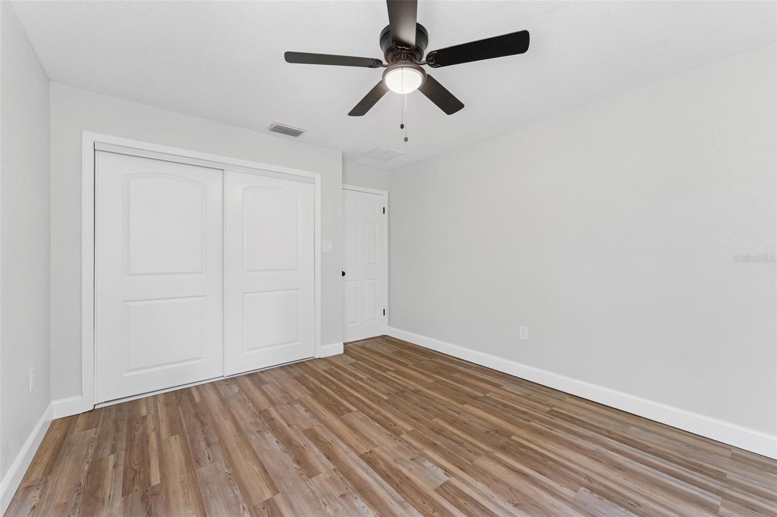Listing photo id 18 for 11463 Chalk Farm Road