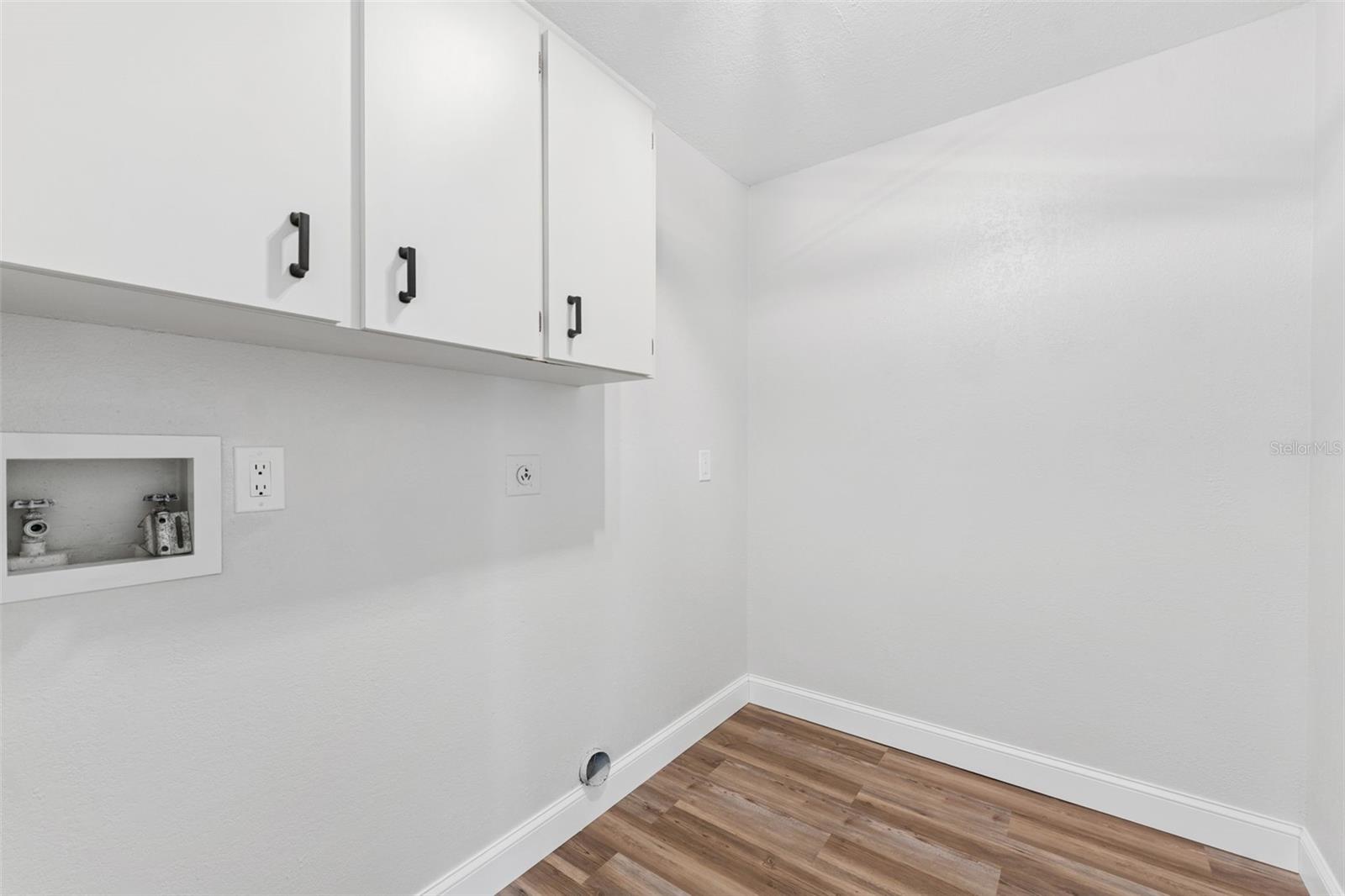 Listing photo id 22 for 11463 Chalk Farm Road