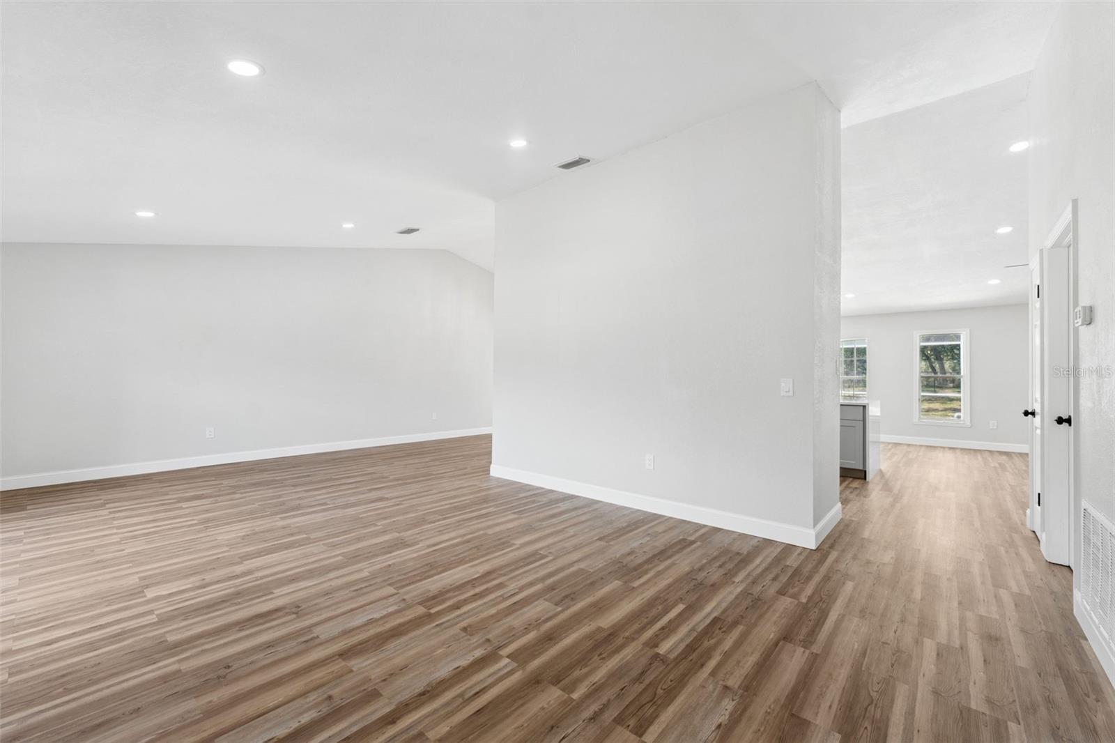 Listing photo id 24 for 11463 Chalk Farm Road