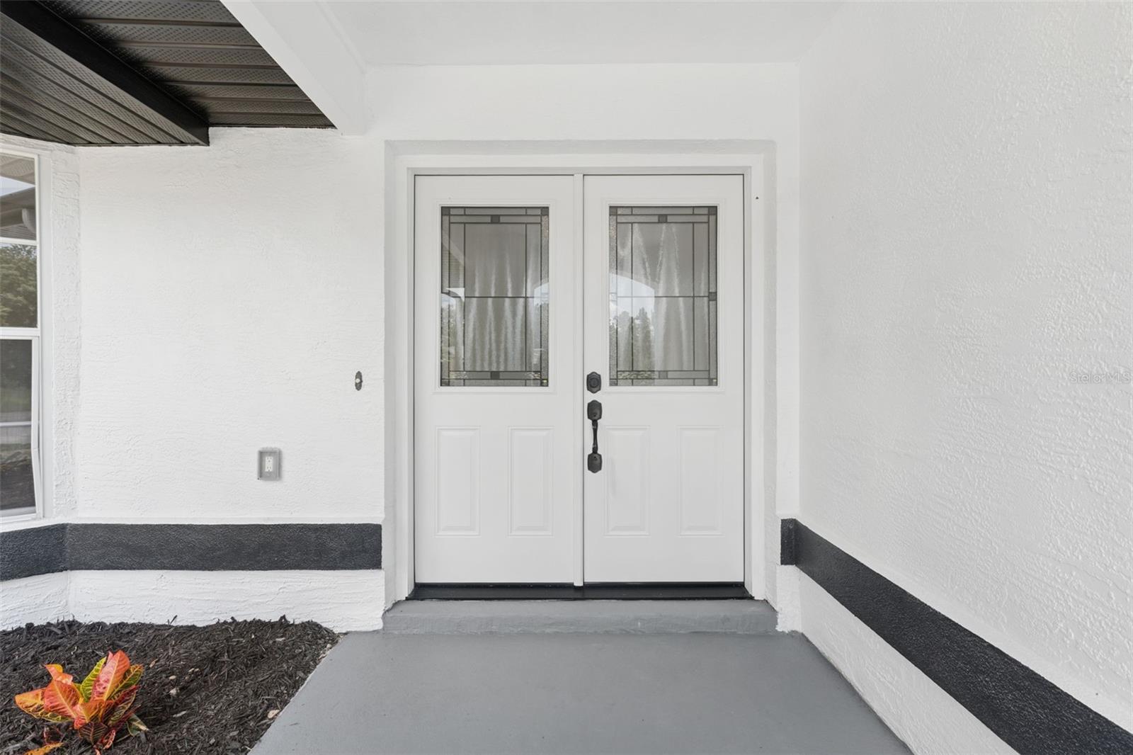 Listing photo id 1 for 11463 Chalk Farm Road