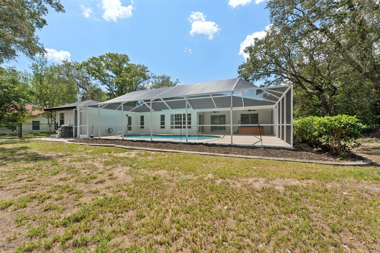 Listing photo id 33 for 11463 Chalk Farm Road