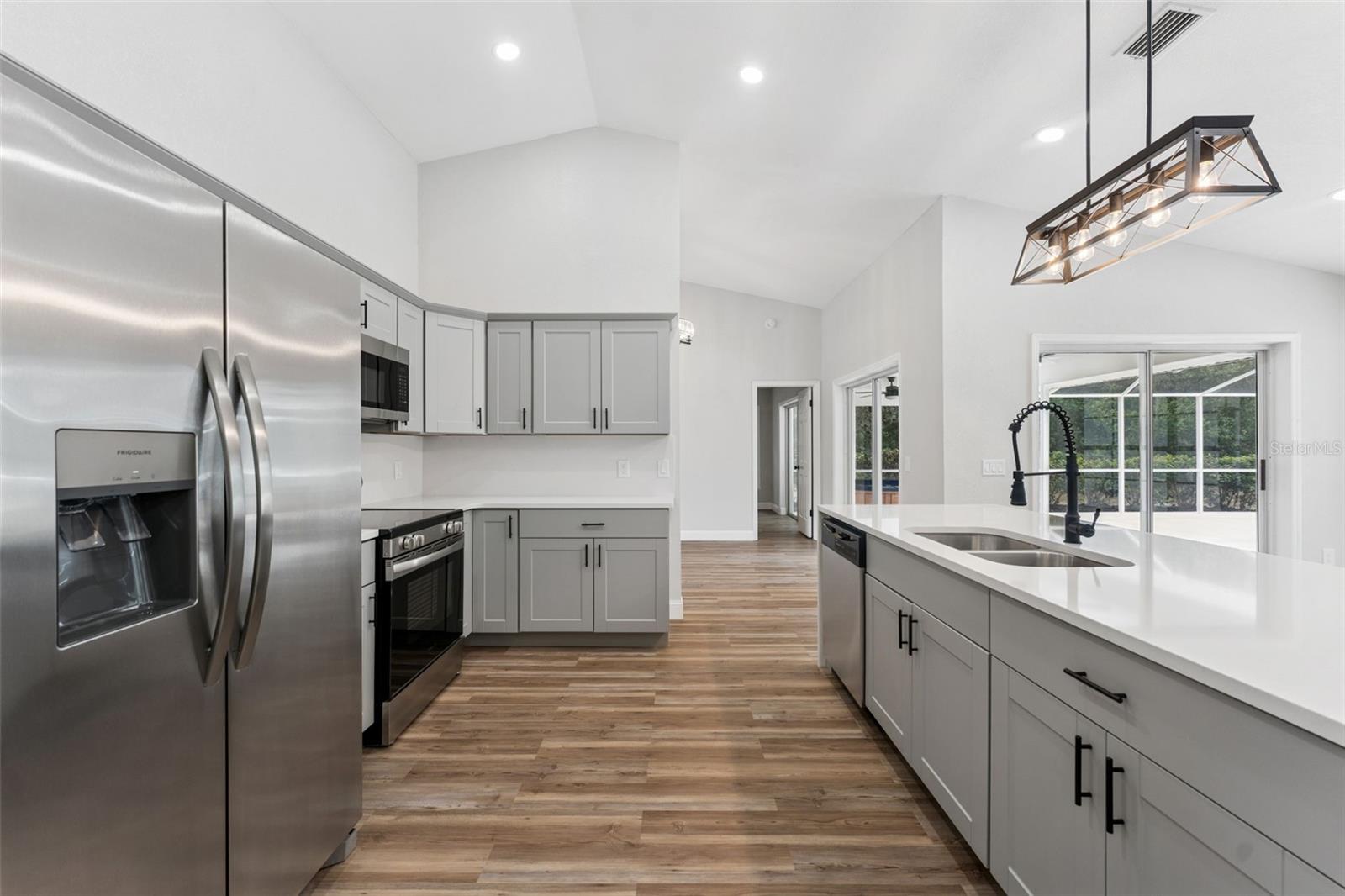 Listing photo id 4 for 11463 Chalk Farm Road