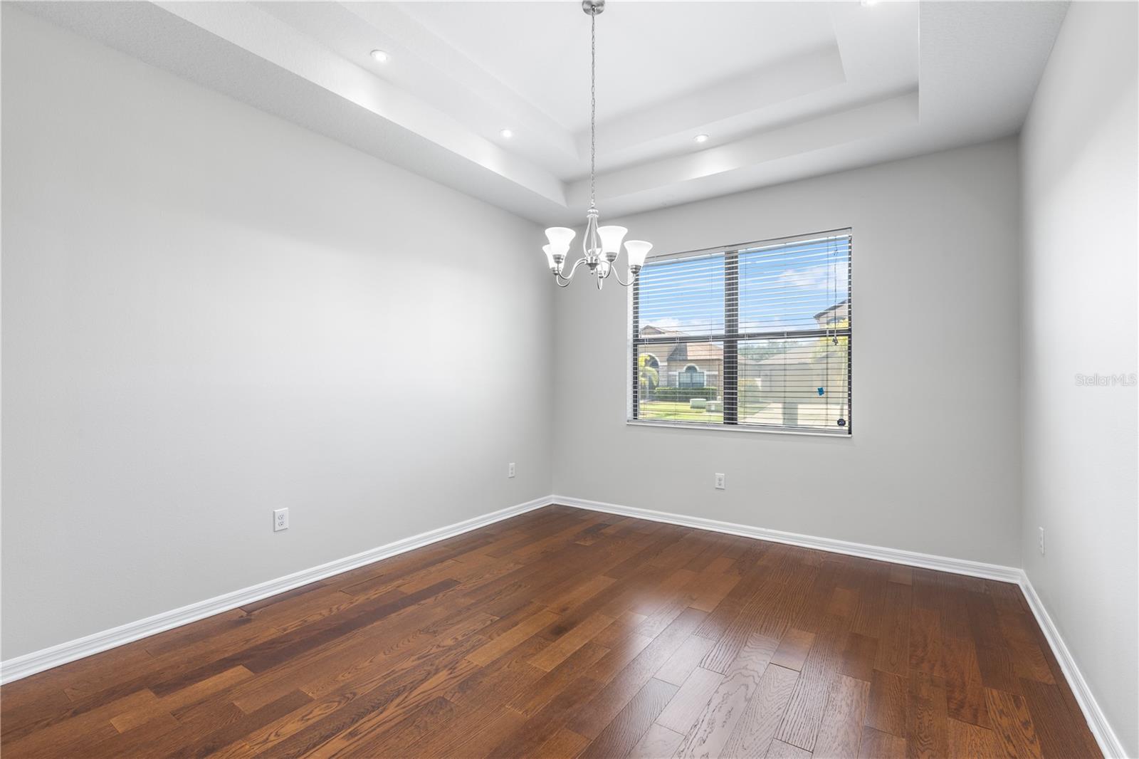 Image 10 of 58 For 8437 White Poplar Drive