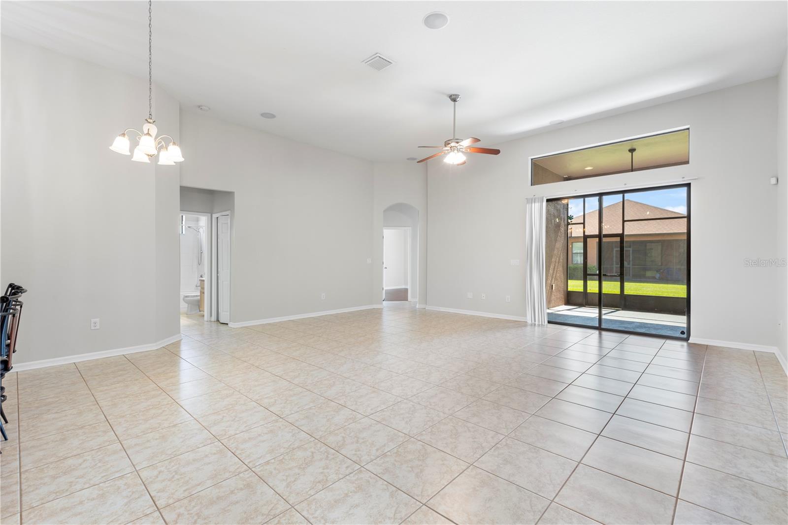 Image 14 of 58 For 8437 White Poplar Drive