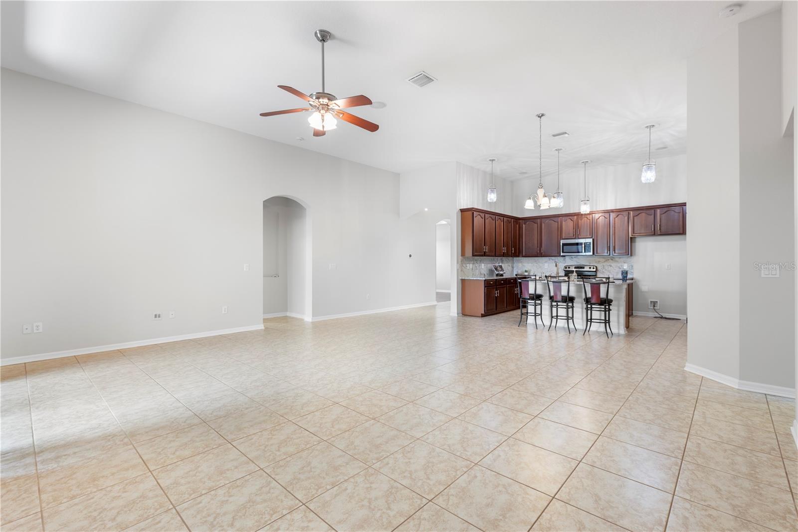 Image 16 of 58 For 8437 White Poplar Drive