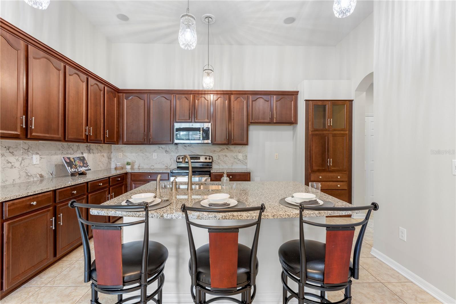 Image 19 of 58 For 8437 White Poplar Drive