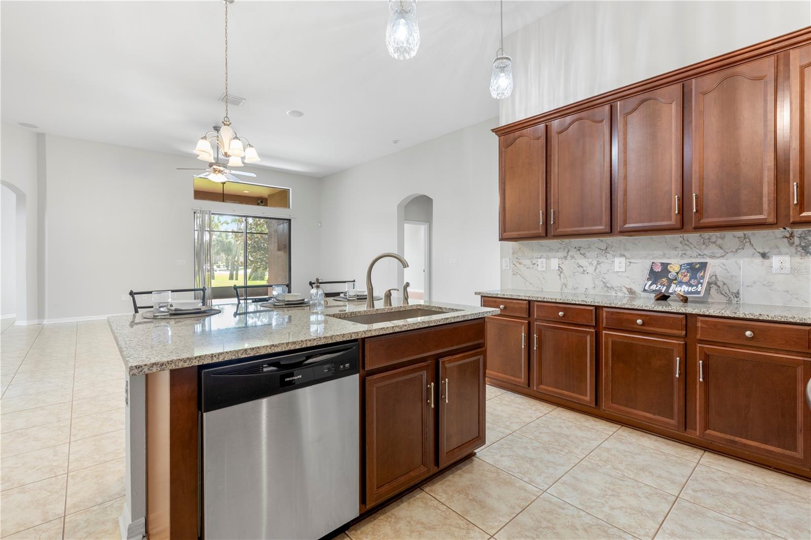 Image 22 of 58 For 8437 White Poplar Drive