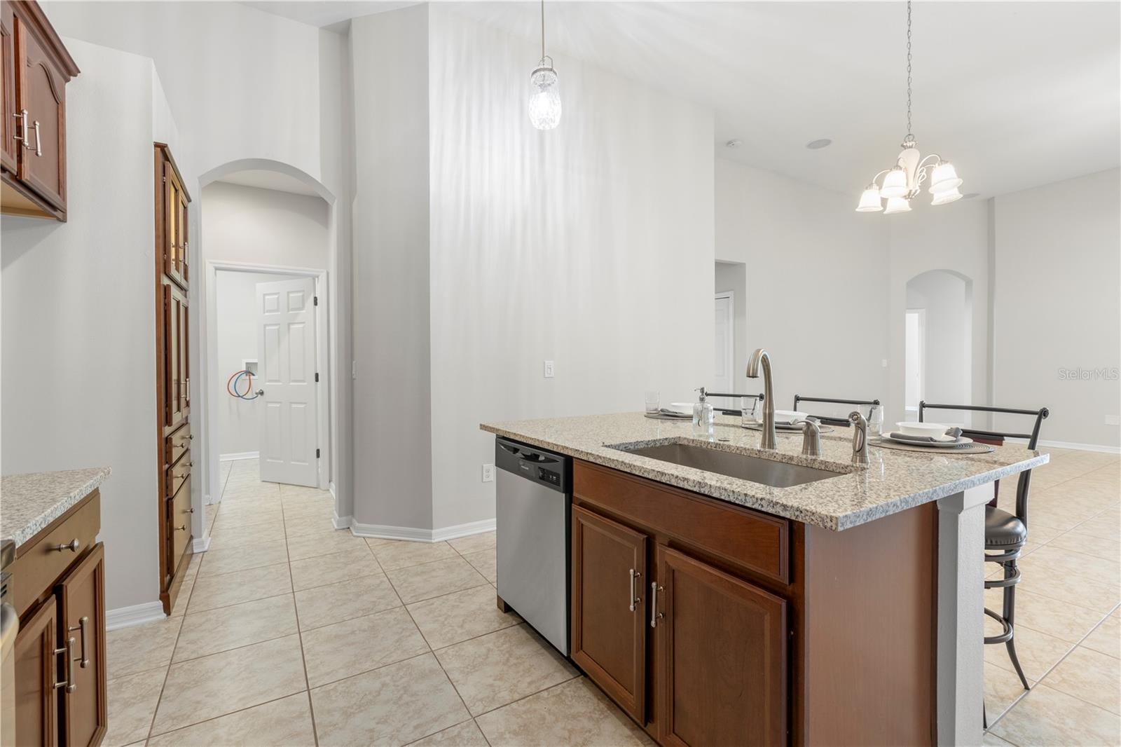 Image 23 of 58 For 8437 White Poplar Drive
