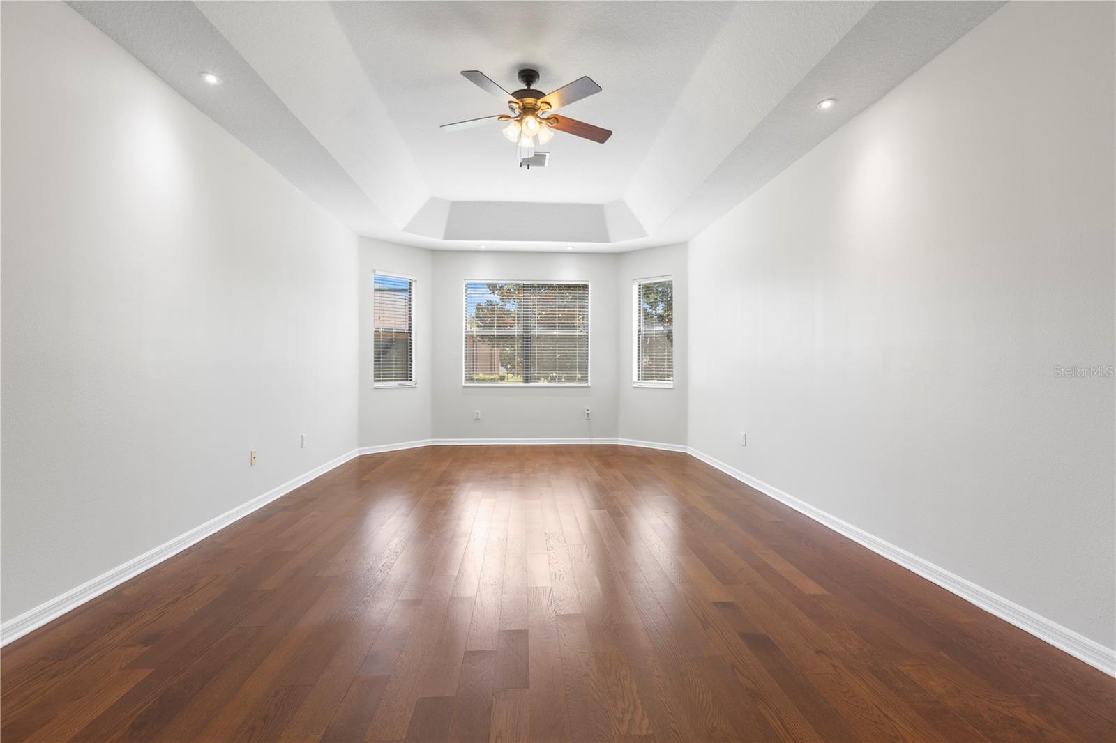 Image 26 of 58 For 8437 White Poplar Drive