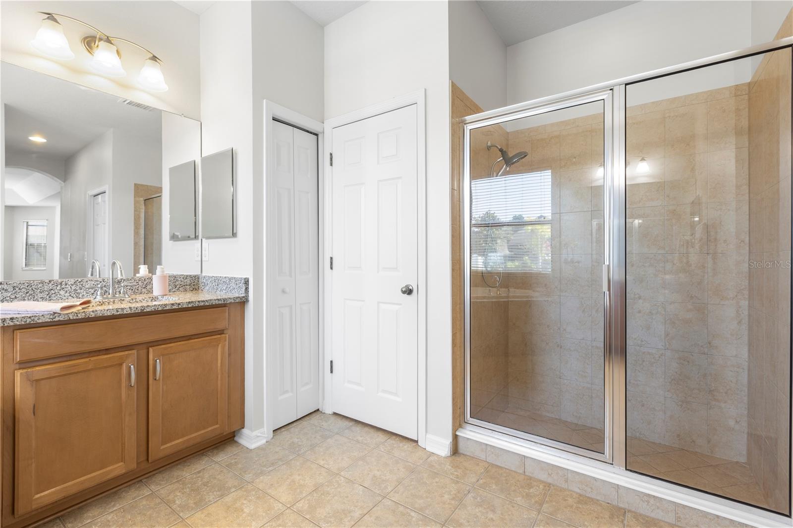 Image 33 of 58 For 8437 White Poplar Drive