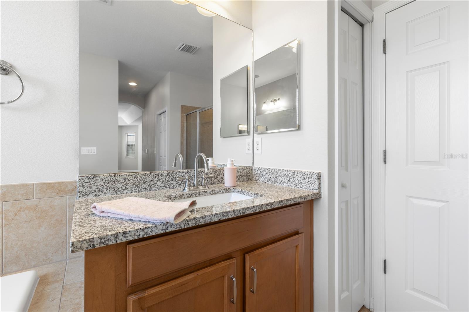Image 34 of 58 For 8437 White Poplar Drive