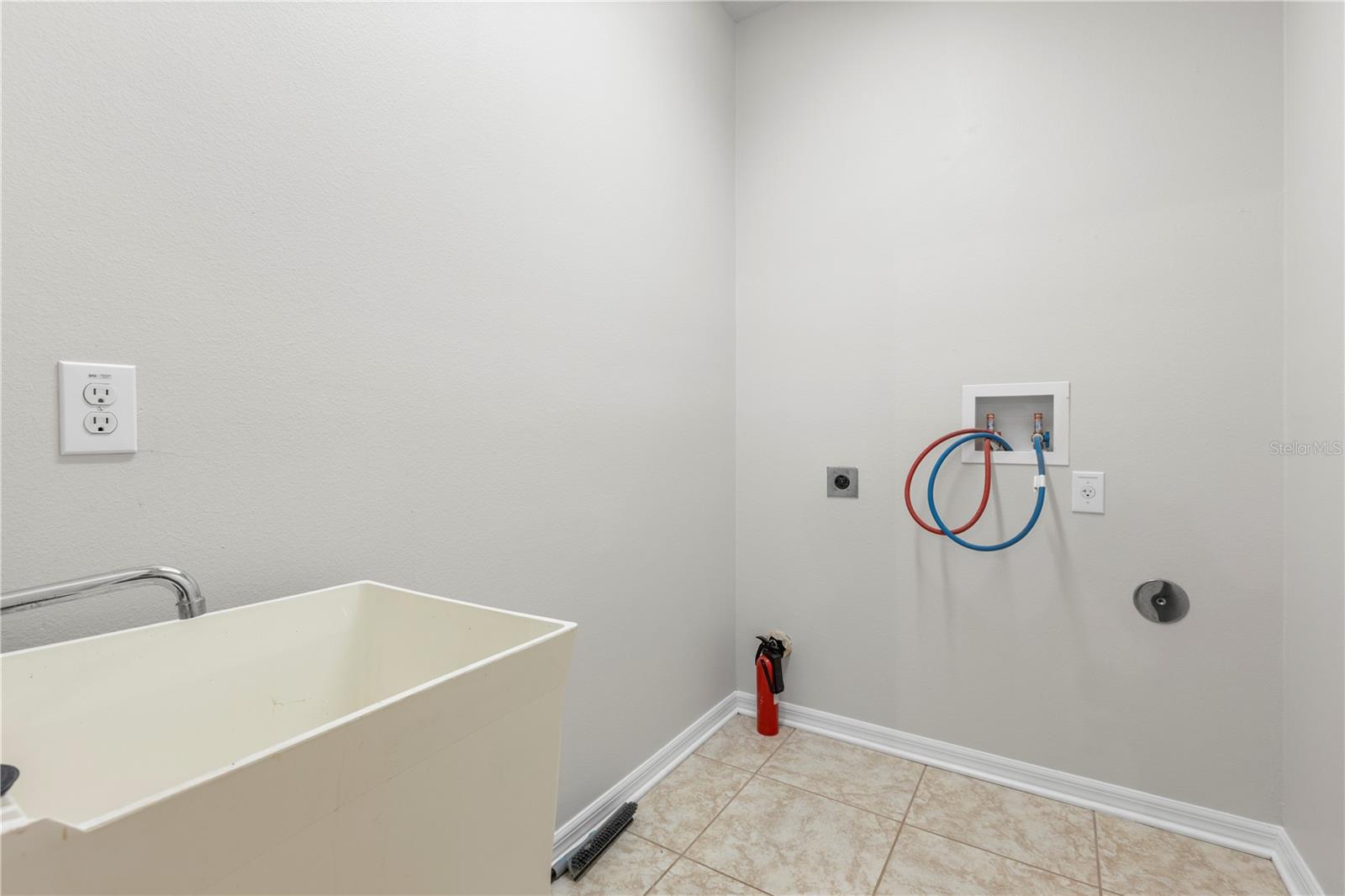 Image 36 of 58 For 8437 White Poplar Drive