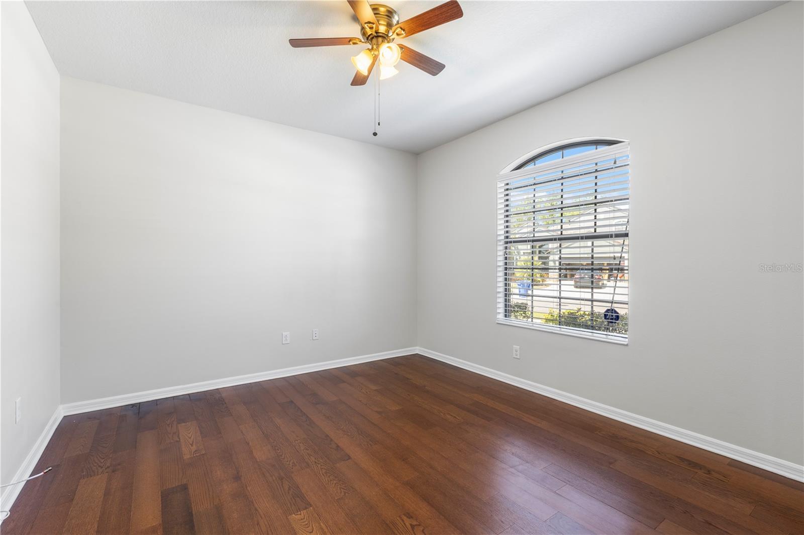 Image 6 of 58 For 8437 White Poplar Drive