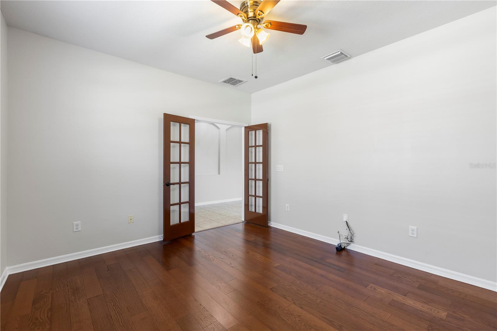 Image 7 of 58 For 8437 White Poplar Drive