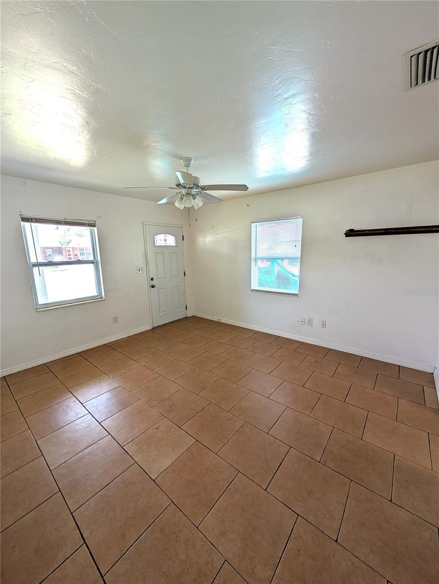 Image 3 of 15 For 4512 10th Avenue S