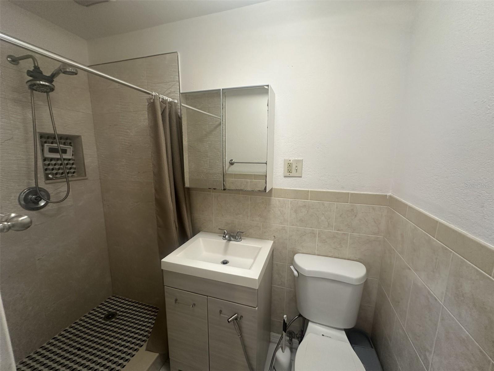 Image 10 of 13 For 2916 Clifton Street
