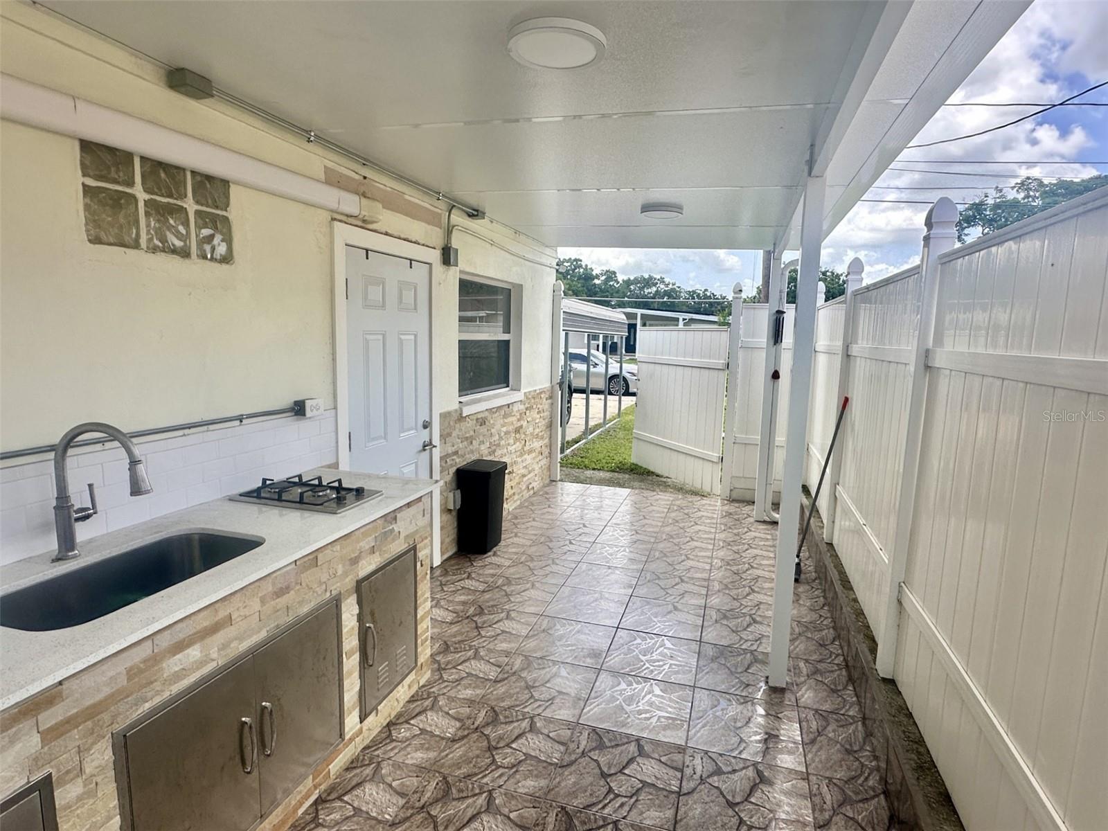 Image 2 of 13 For 2916 Clifton Street