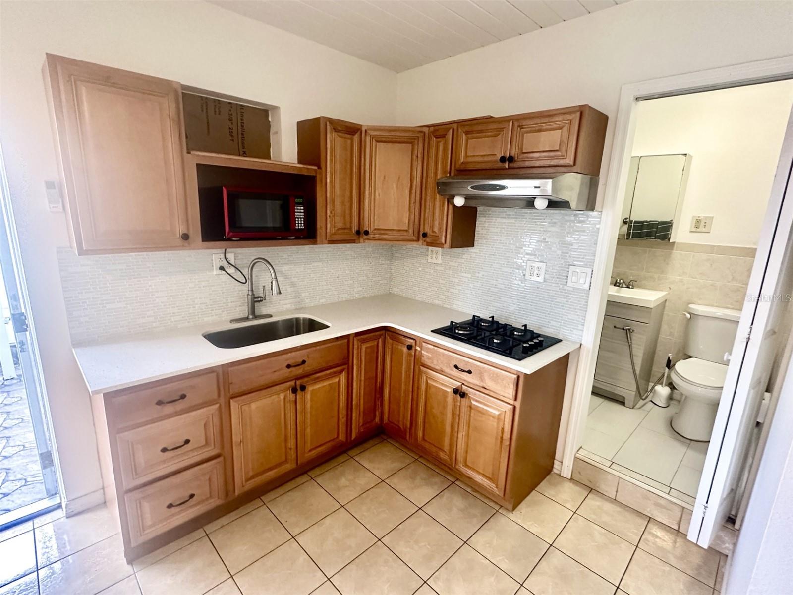 Image 8 of 13 For 2916 Clifton Street