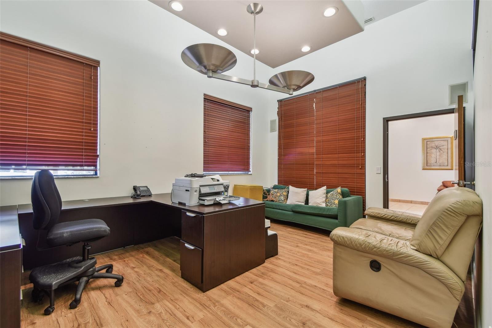 Image 10 of 92 For 10901 Danka Way N