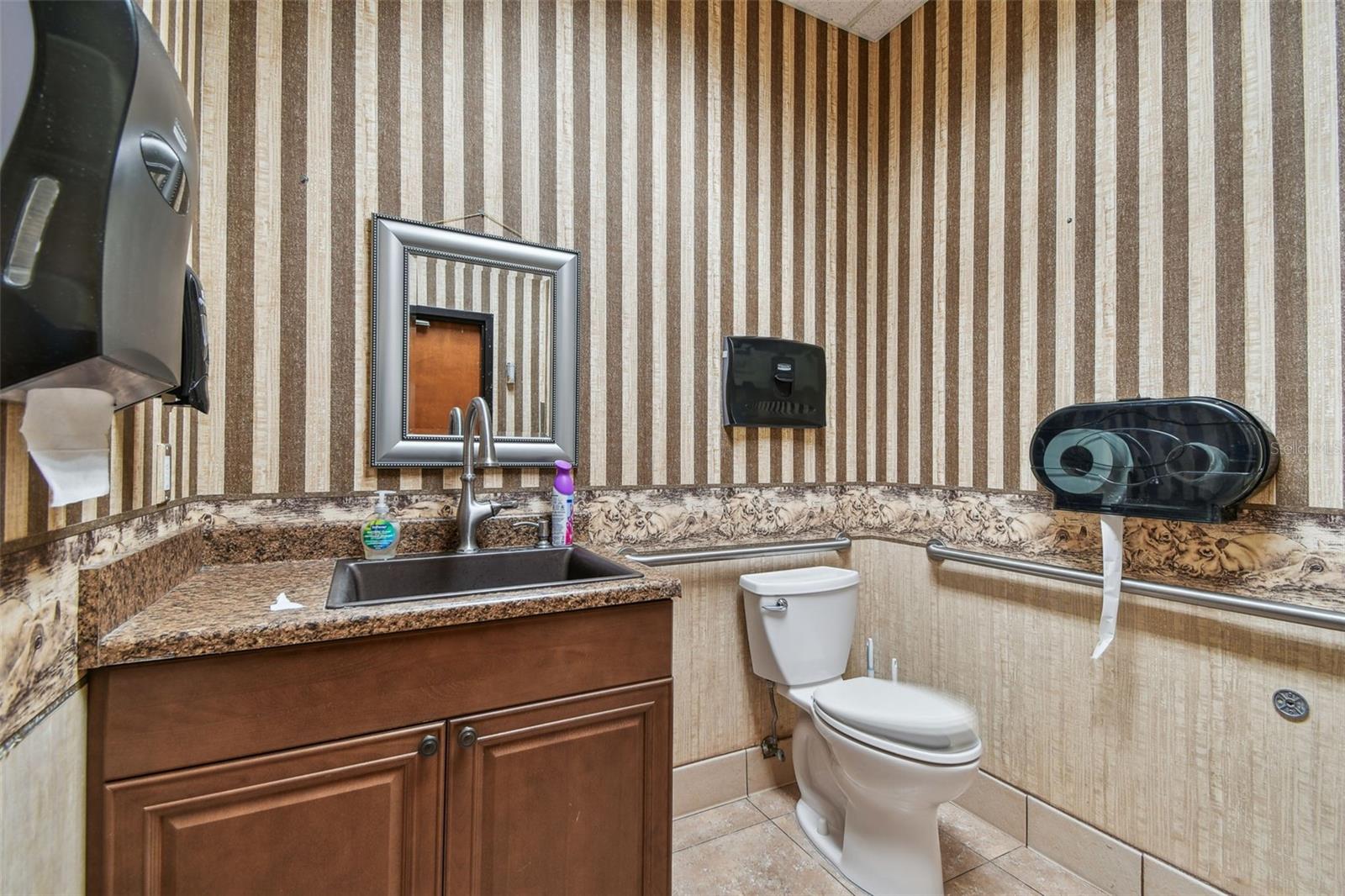 Image 38 of 92 For 10901 Danka Way N