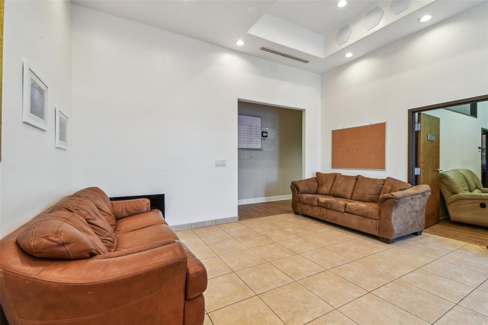 Image 7 of 92 For 10901 Danka Way N