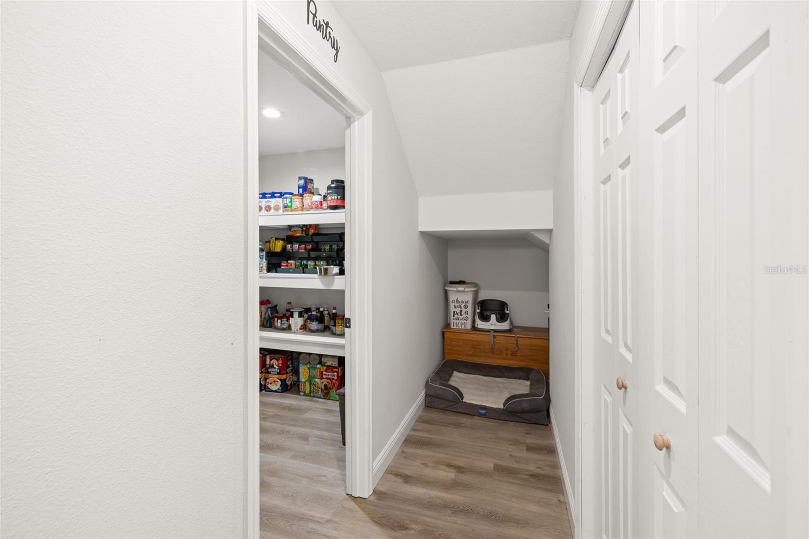 Listing photo id 9 for 5570 78th Avenue N