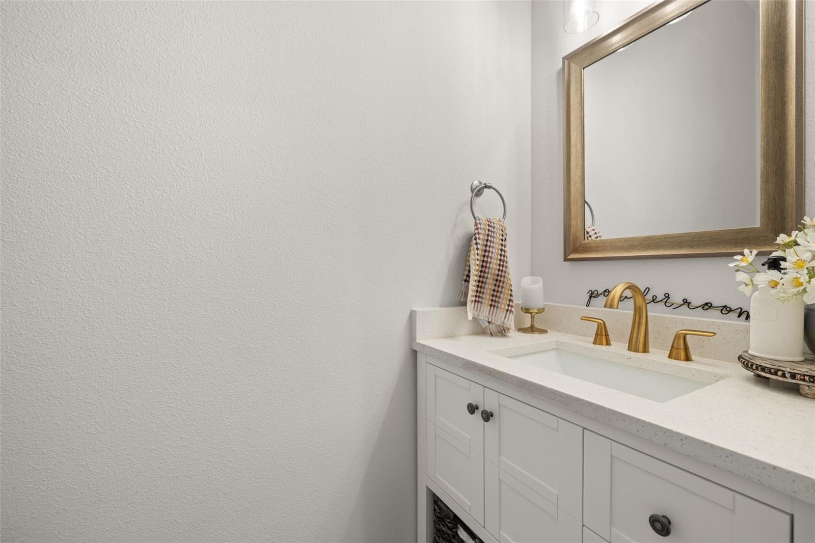 Listing photo id 13 for 5570 78th Avenue N