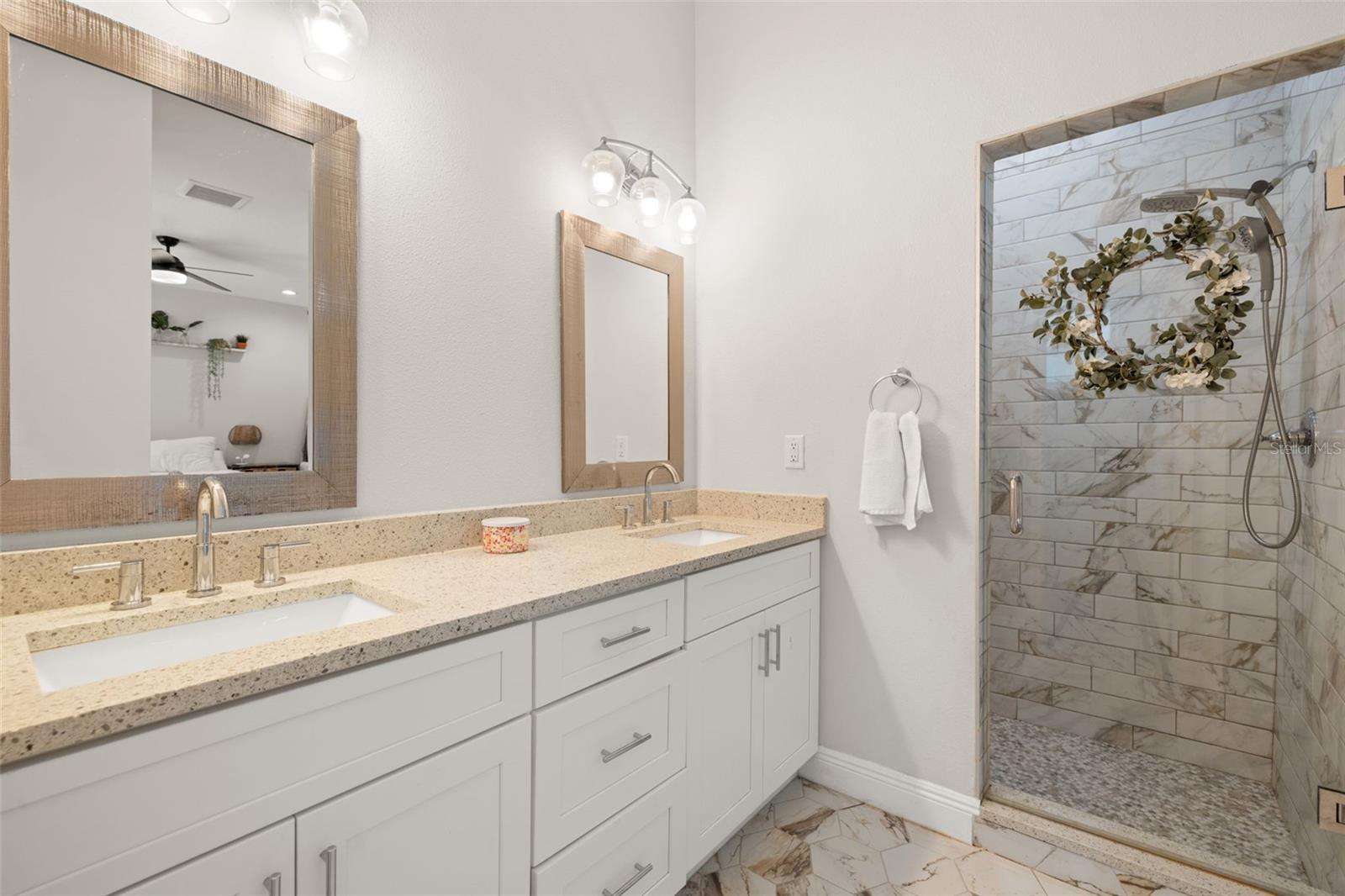 Listing photo id 15 for 5570 78th Avenue N