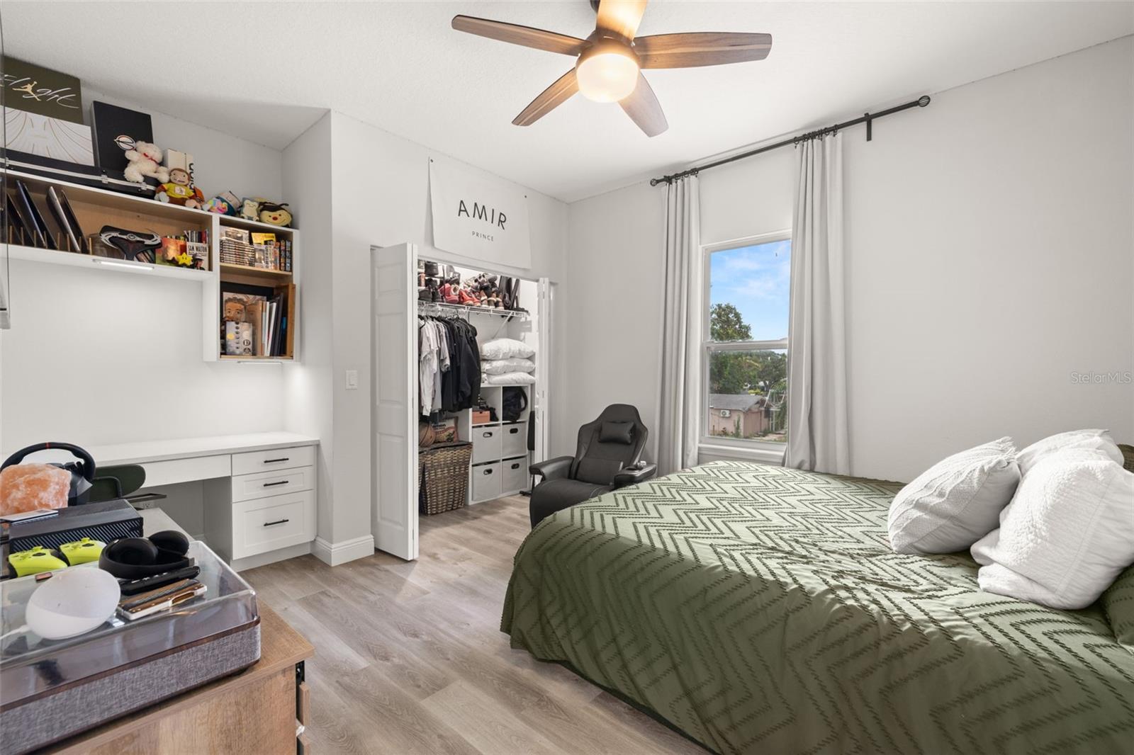 Listing photo id 22 for 5570 78th Avenue N